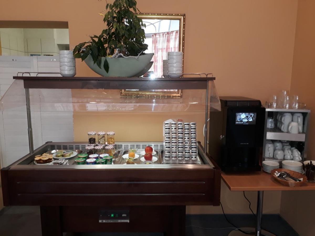 Hotel Garni Am Markt - Businesshotel - Fruehstuecksbuffet - Fahrradabstellplatz - Hunde Willkommen Neustadt bei Coburg Eksteriør billede