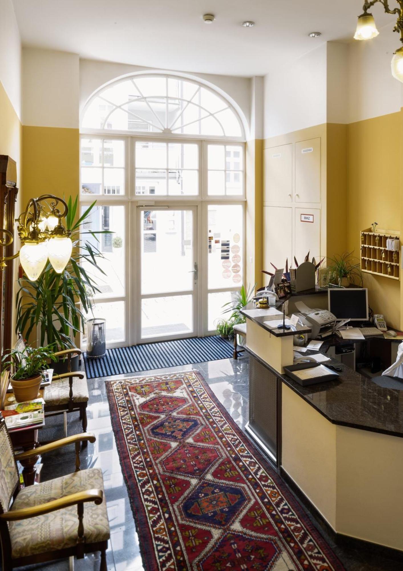 Hotel Garni Am Markt - Businesshotel - Fruehstuecksbuffet - Fahrradabstellplatz - Hunde Willkommen Neustadt bei Coburg Eksteriør billede