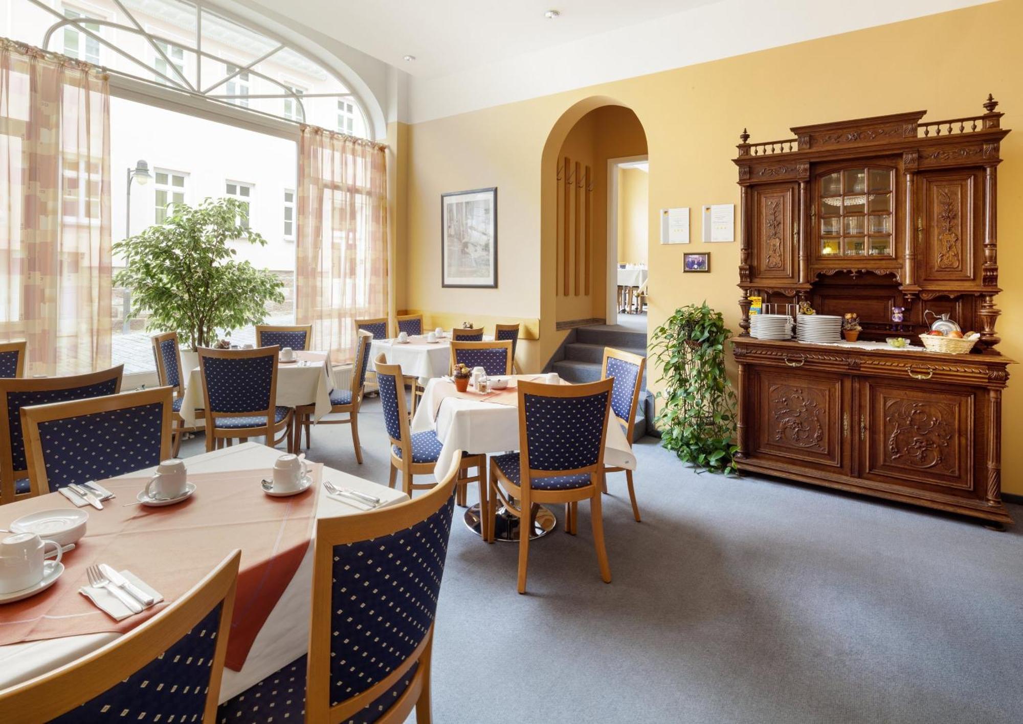 Hotel Garni Am Markt - Businesshotel - Fruehstuecksbuffet - Fahrradabstellplatz - Hunde Willkommen Neustadt bei Coburg Eksteriør billede