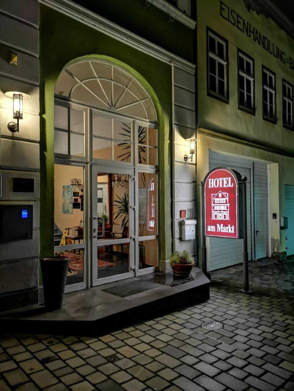 Hotel Garni Am Markt - Businesshotel - Fruehstuecksbuffet - Fahrradabstellplatz - Hunde Willkommen Neustadt bei Coburg Eksteriør billede